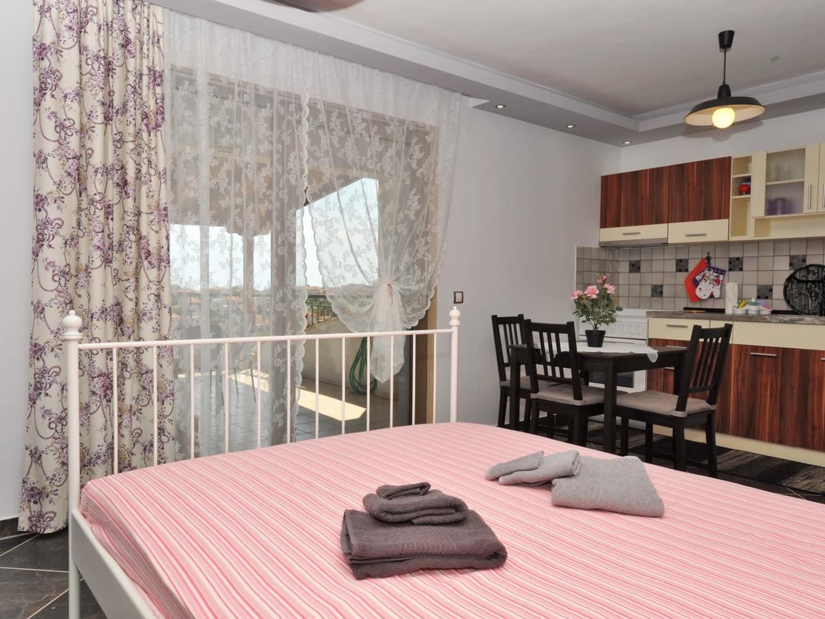 Alice Wonderland Home Nea Flogita Halkidiki Luaran gambar
